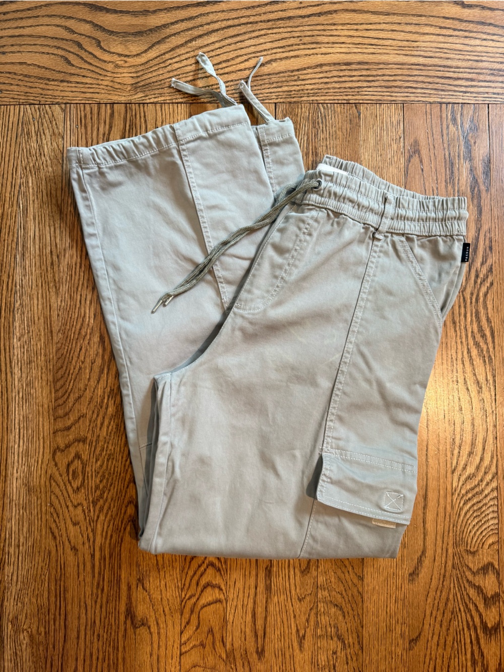 Women’s PacSun Drawstring Cargo Pants in Light Gray
